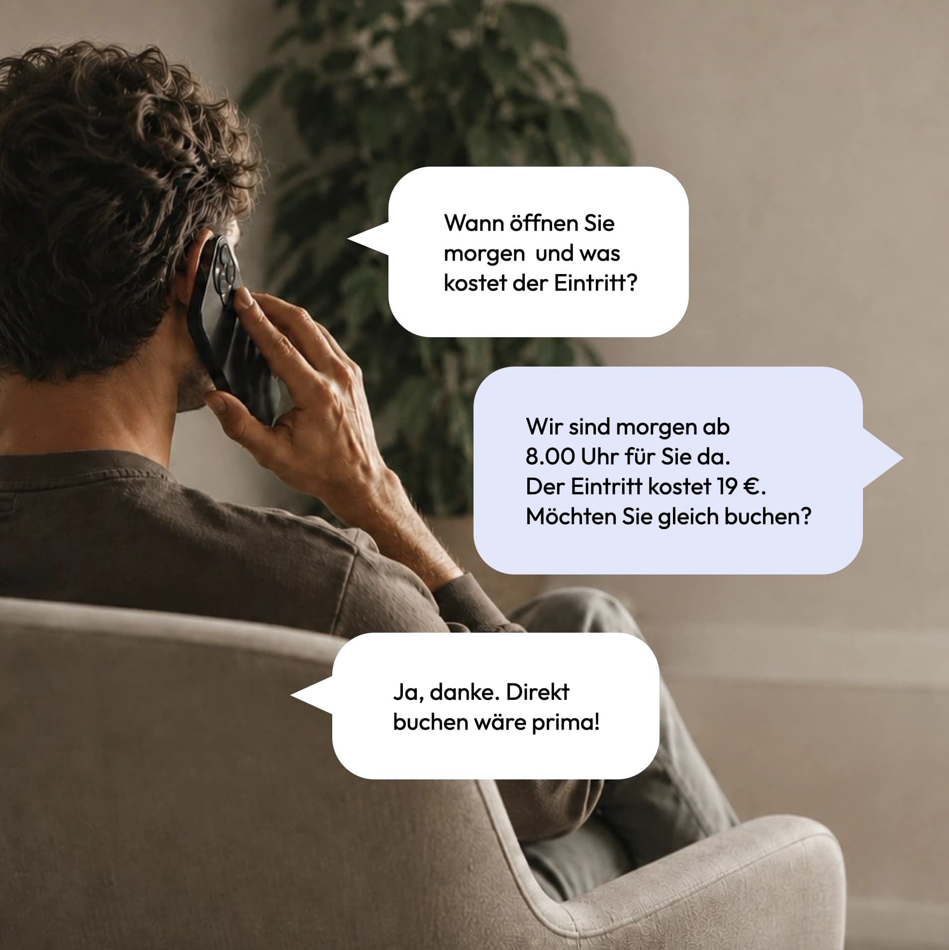 Ein Mann telefoniert im Sessel, während Sprechblasen die Beratung von der Anfrage bis zur Buchung zeigen.